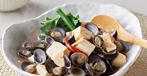 しじみと豆腐の辛醤油煮