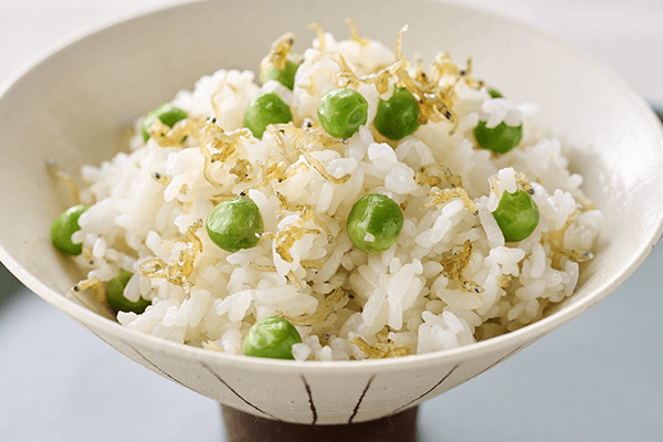 えんどう豆とちりめんじゃこのご飯